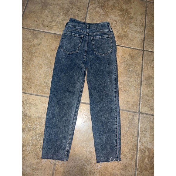 Hollister Ultra High Rise Mom Jeans Size 26 - Picture 2 of 3